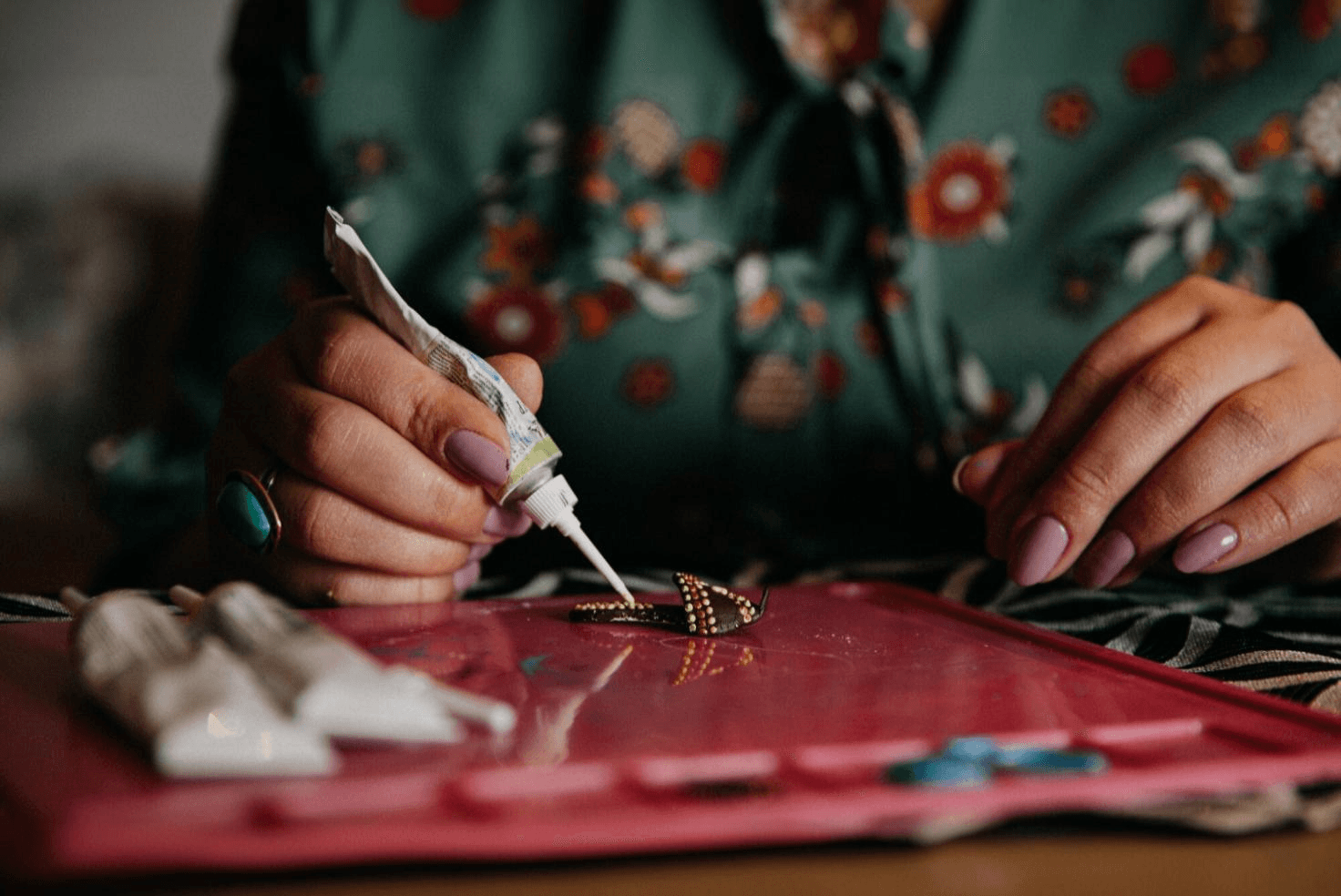 DIY ACCESSORIES: CRAFTING UNIQUE PIECES AT HOMEv