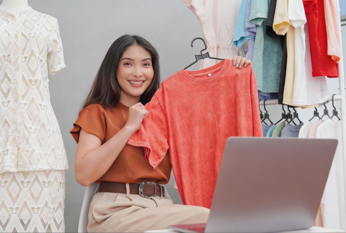 How to Choose the Best Fabric for T-Shirts When Shopping Online